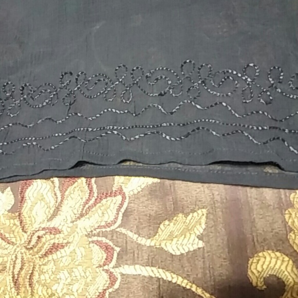 🥀Cover-up 🥀 - Picture 3 of 5